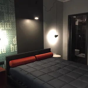 Tiburtina Suites, Pensión